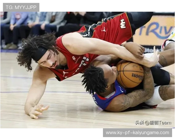 巴特勒抢断后快攻反击，热火再次扩大分差