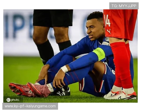 姆巴佩弧线球破网,法国前场组合攻势如风暴般来临